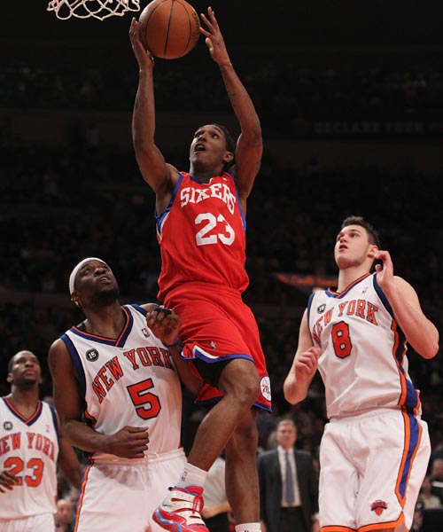 挥显得尤为 挥显得尤为