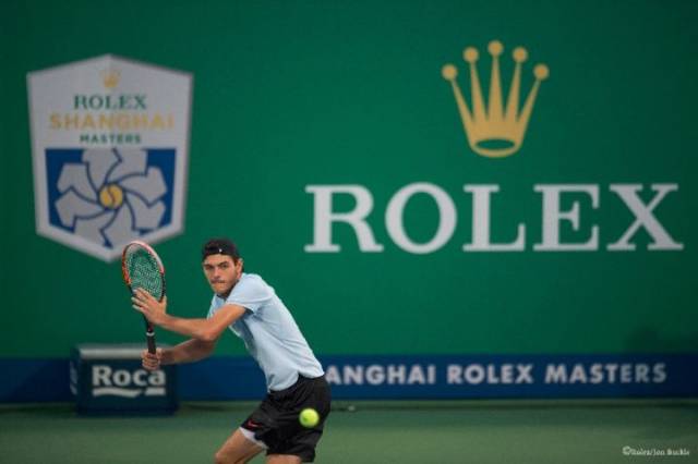 伍在面临压 伍在面临压