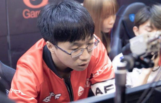 管理削弱自
